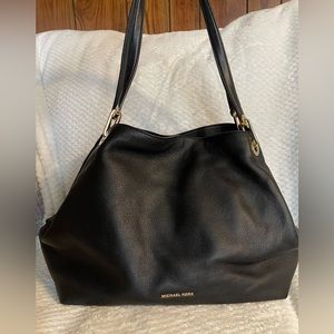 Black Michael Kors shoulder bag